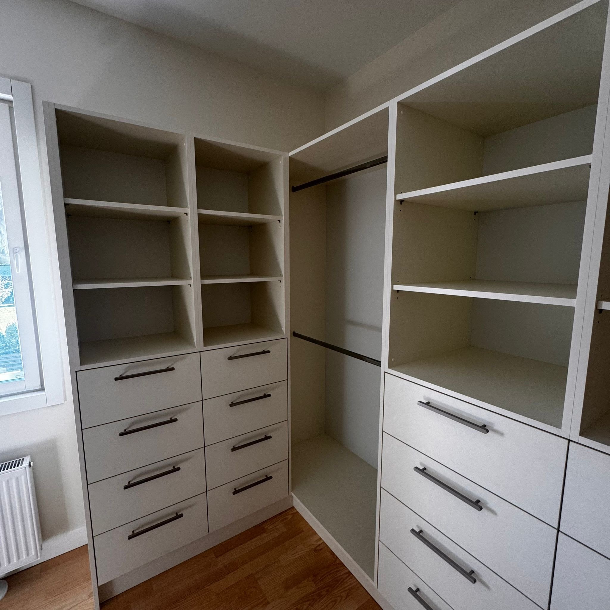 Atvērta stūra garderobe — UNIKA M
